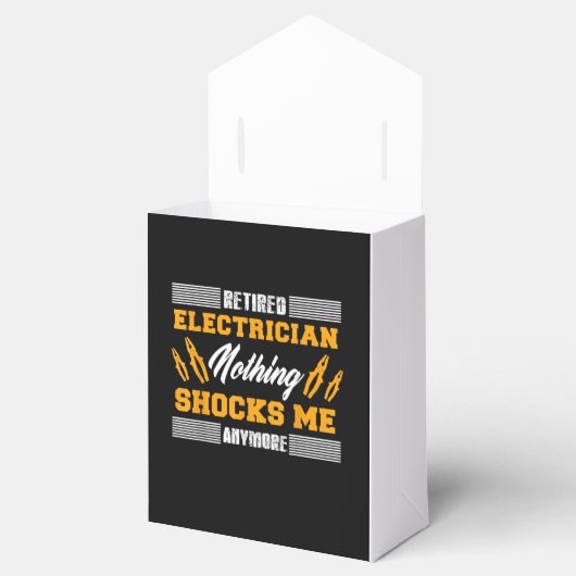 Gepensioneerde elektricien, niets dat me nog meer  bedankdoosjes (Geopend)