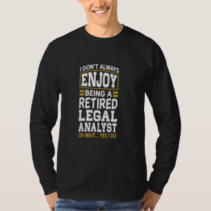 Gepensioneerde juridische analist geniet niet van  t-shirt