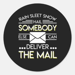 Gepensioneerde postbeambte Esle bezorgt post Ronde Sticker