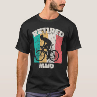 Gepensioneerde vrouw in ruste t-shirt