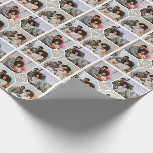 Gepersonaliseerd 4 Foto Monogram Cadeaupapier (Hoek)
