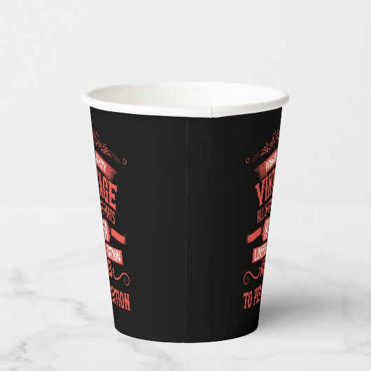 Gepersonaliseerd 65ste verjaardagsfeest papieren bekers (Rechts)