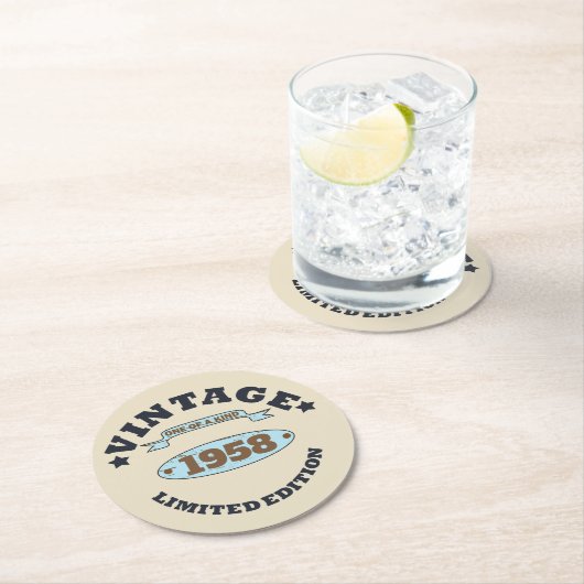 Gepersonaliseerd 65ste verjaardagsfeest ronde kartonnen onderzetter (Insitu)