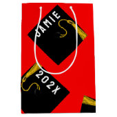 Gepersonaliseerd Afstuderen Red Medium Gift Bag Cadeauzakje (Voorkant)
