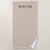 Gepersonaliseerd beige monogram strandlaken (Voorkant)