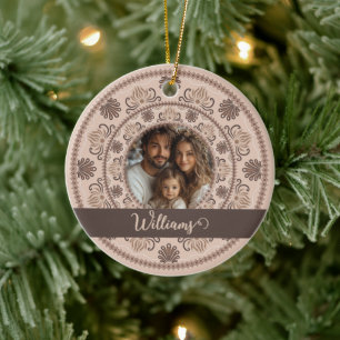 Gepersonaliseerd Familieportret Warm Neutrals Mand Keramisch Ornament