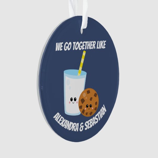 Gepersonaliseerd gaan we samen als melk en koekjes ornament (voorkant)