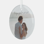 Gepersonaliseerd Jaar Betrokken Paar Kerstscript Glas Ornament (Voorkant links)