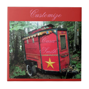 Gepersonaliseerd kleine caravan met rode zigeuner tegeltje