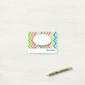 Gepersonaliseerd kleurig Chevron Pattern Post-it® Notes (Op bureau)