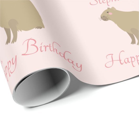 Gepersonaliseerd meisje roze Capybara Pattern Birt Cadeaupapier (Rol Hoek)