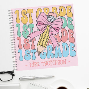 Gepersonaliseerd met naam 1st Grade Teacher Custom Notitieboek