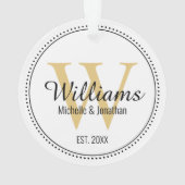 Gepersonaliseerd Monogram Pas getrouwd Goud Acryl Ornament (achterkant)