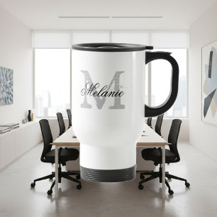 Gepersonaliseerd monogram voor typografie om reism reisbeker