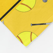 Gepersonaliseerd naam geel softbalpatroon fleece deken (Hoek)