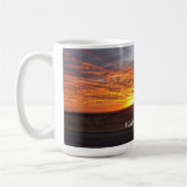 Gepersonaliseerd ochtendzonsopgang vangen koffie M Koffiemok (Links)