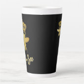 Gepersonaliseerd☐ QUEEN BEE ĀGold Crown + Zwarte l Latte Mok (Voorkant)