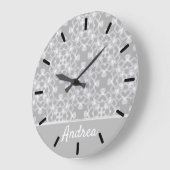 Gepersonaliseerd wit en grijs patroon grote klok (Hoek)