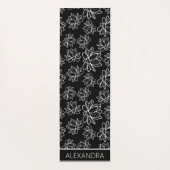Gepersonaliseerd zwart-wit bloemontwerp yogamat (Achterkant)