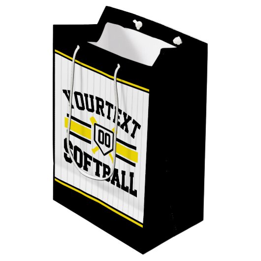 Gepersonaliseerde ADD NAAM Softball Speler Varsity Medium Cadeauzakje (Voorkant Gekanteld)