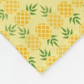 Gepersonaliseerde ananas, bewerkbare gele achtergr fleece deken (Hoek)
