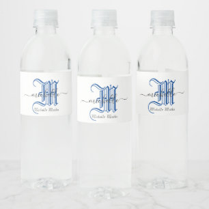 gepersonaliseerde bedrijfsnaam met initiaal in het waterfles etiket