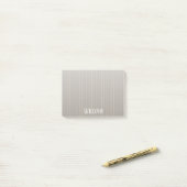 Gepersonaliseerde beige pinstripes post-it® notes (Op bureau)