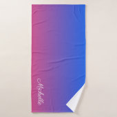 Gepersonaliseerde blauwe en roze ombre gradiënt badhanddoek (Badhanddoek)