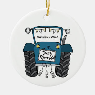 Gepersonaliseerde Blauwe Tractor Land Huwelijkscad Keramisch Ornament