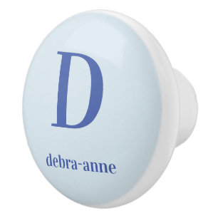Gepersonaliseerde Bleke blauwe knop met donkerblau
