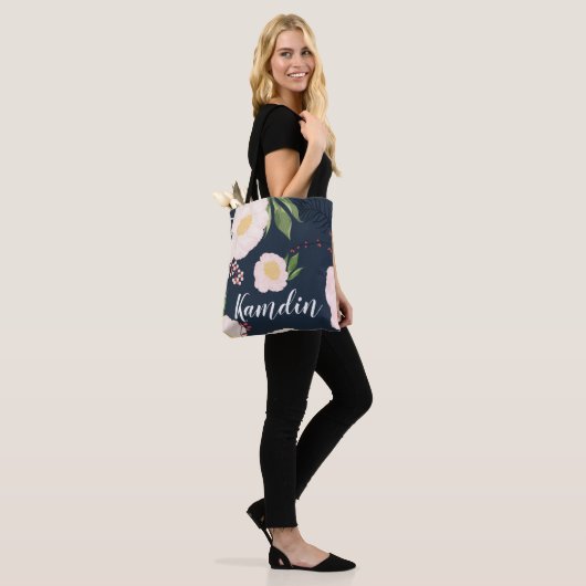 Gepersonaliseerde Canvas tas Witte Bloemen op Donk (Op model)