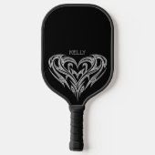 Gepersonaliseerde Chrome Tribal Heart op zwart Pickleball Paddle (Achterkant)