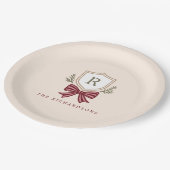 Gepersonaliseerde Crest Bow Monogram Kerstfeest Papieren Bordje (Gekanteld)