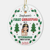 Gepersonaliseerde dierenarts Eerste Kerstboom Keramisch Ornament (Links)