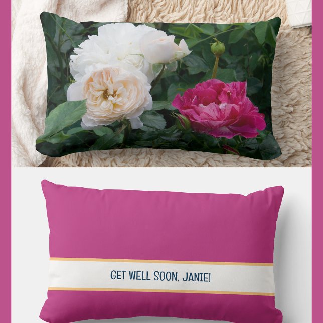 Gepersonaliseerde Get Well Soon Collega Vriend Roz Kussen (Modern, elegant Get Well Soon personalized name accent pillow. Photo of cream & streaked pink roses)
