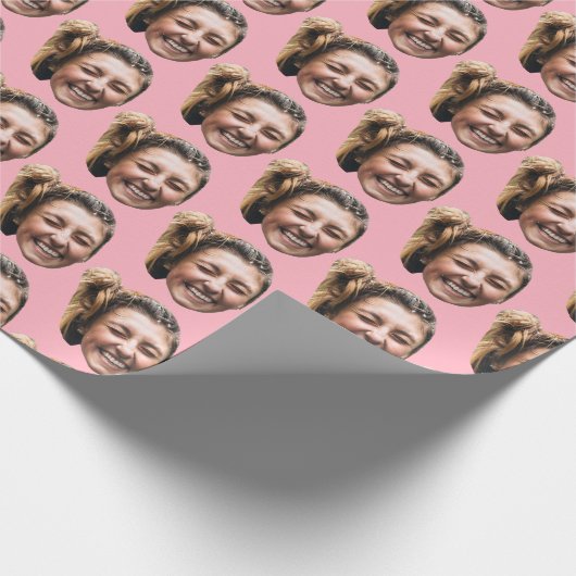 Gepersonaliseerde Grappige Roze Aangepaste Gezicht Cadeaupapier (Hoek)