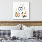 Gepersonaliseerde grijze kitten in roze bloemen canvas afdruk (Insitu (Slaapkamer))