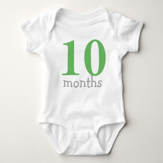 Gepersonaliseerde Groene Maandelijkse Baby Romper (Voorkant)