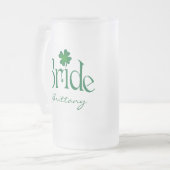 Gepersonaliseerde groene Shamrock Bride Beer Stein Matglas Bierpul (Voorkant links)