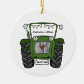 Gepersonaliseerde groene tractor land bruiloft cad keramisch ornament (Voorkant)