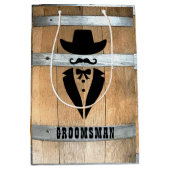 Gepersonaliseerde Groomsman Whiskey Barrel Medium Cadeauzakje (Voorkant)