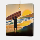 Gepersonaliseerde Guy op het strand met Surf Board Keramisch Ornament (Links)