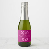 Gepersonaliseerde Happy Galentine's Day Magenta XO Sparkling Wijnetiket (Voorkant)
