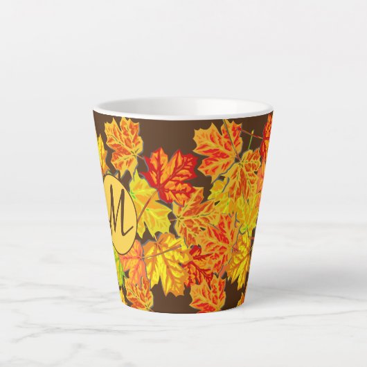Gepersonaliseerde herfstbladeren Monogram Latere M Latte Mok (Voorkant)