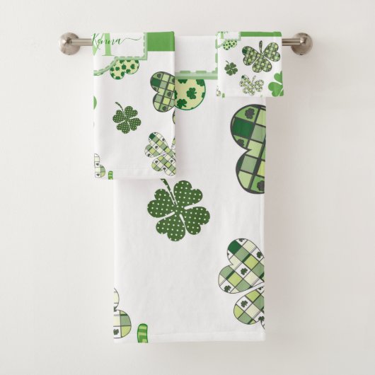 Gepersonaliseerde Irish Green Clover St Patrick's Bad Handdoek (Insitu)