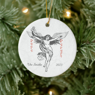 Gepersonaliseerde kerst engel dropping harten keramisch ornament