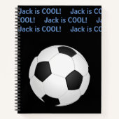 Gepersonaliseerde kindernaam "is Cool" Voetbal II Notitieboek (Voorkant)