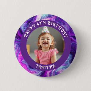 Gepersonaliseerde leeftijd, naam en foto verjaarda ronde button 5,7 cm