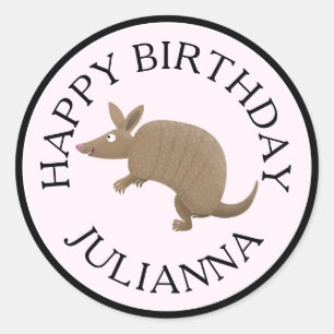 Gepersonaliseerde leuke armadillo happy birthday c ronde sticker