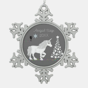 Gepersonaliseerde magische witte eenhoorn en fee tin sneeuwvlok ornament